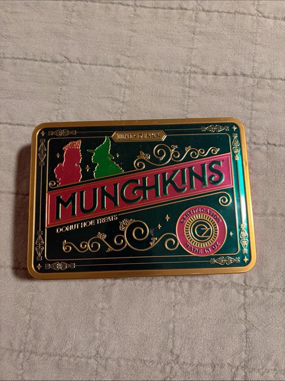 Munchkin Metal Game Tin in Green, Red & Gold